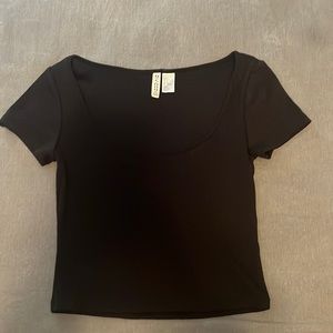 H&M black tee